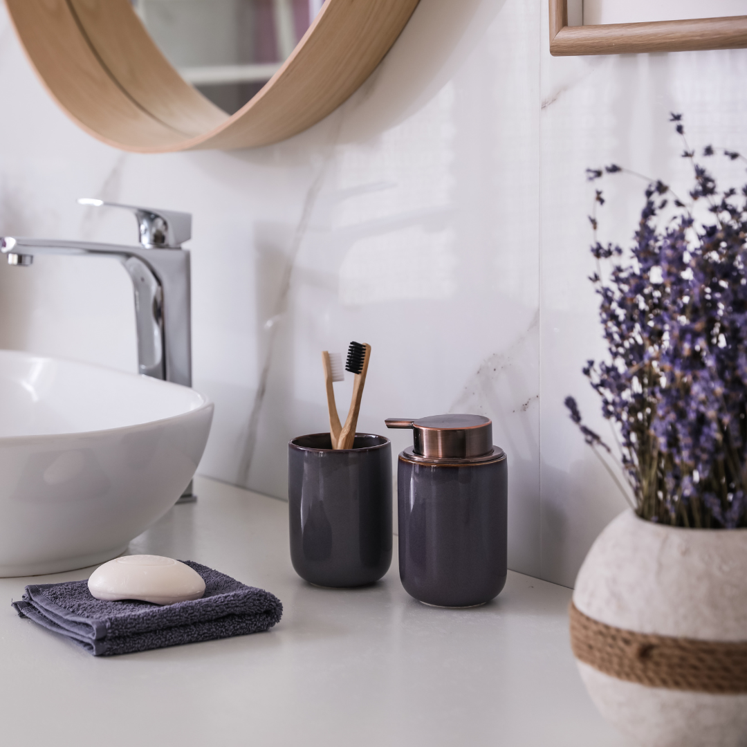רעיונות לעיצוב חדר אמבטיה קטן ומסוגנן: אקססוריז קטנים שיעשו הבדל גדול